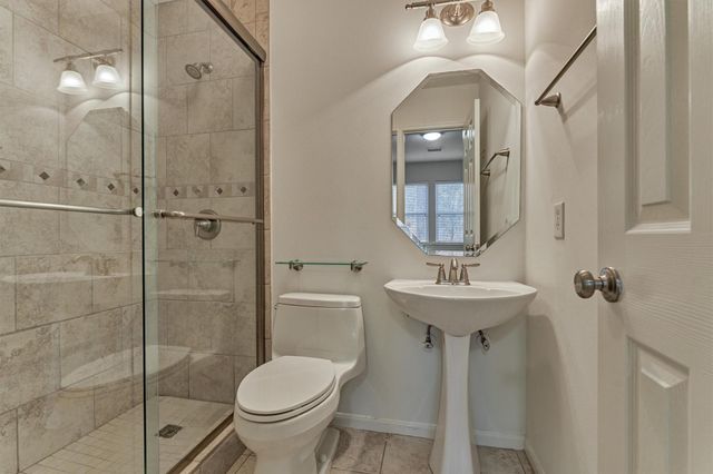 18 Gallant Oak Place, The Woodlands, TX 77381