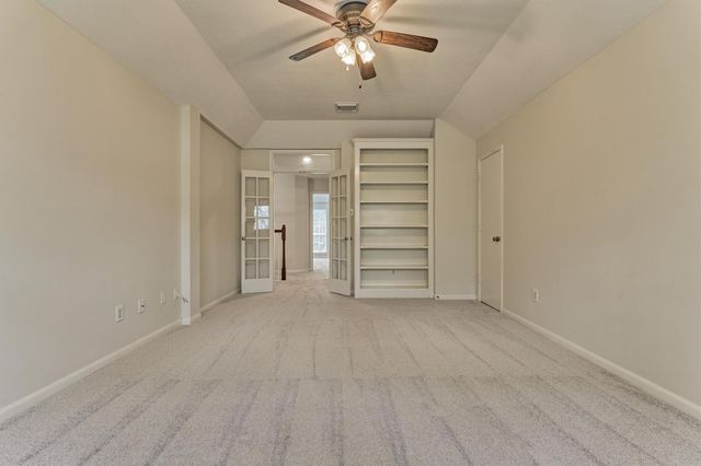 18 Gallant Oak Place, The Woodlands, TX 77381