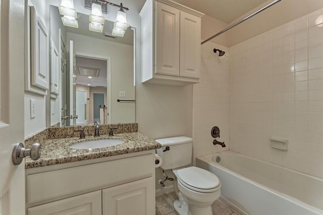 18 Gallant Oak Place, The Woodlands, TX 77381