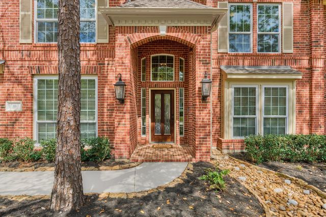 18 Gallant Oak Place, The Woodlands, TX 77381