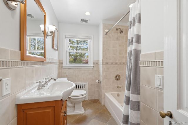 325 Frank Avenue, Mamaroneck, NY 10543