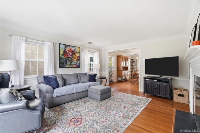 325 Frank Avenue, Mamaroneck, NY 10543