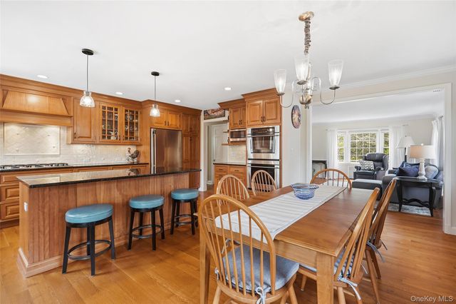 325 Frank Avenue, Mamaroneck, NY 10543