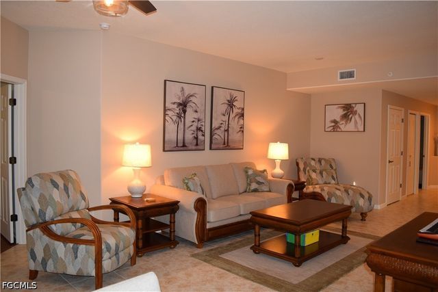 6661 Alden Woods 101, Naples, FL 34113