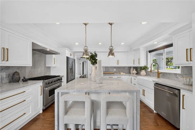 1609 Ruth, Newport Beach, CA 92660