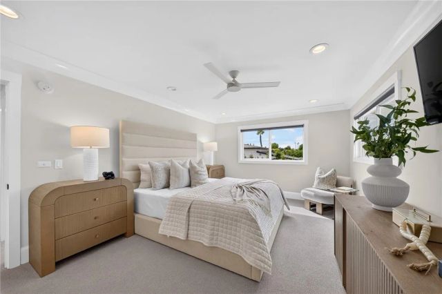 1609 Ruth, Newport Beach, CA 92660