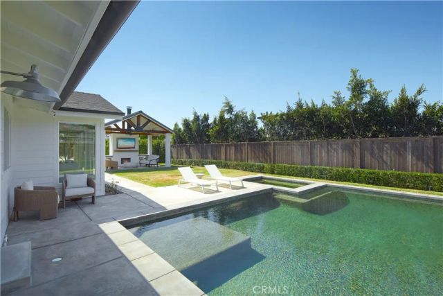 1609 Ruth, Newport Beach, CA 92660