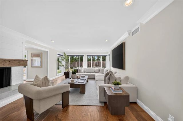 1609 Ruth, Newport Beach, CA 92660