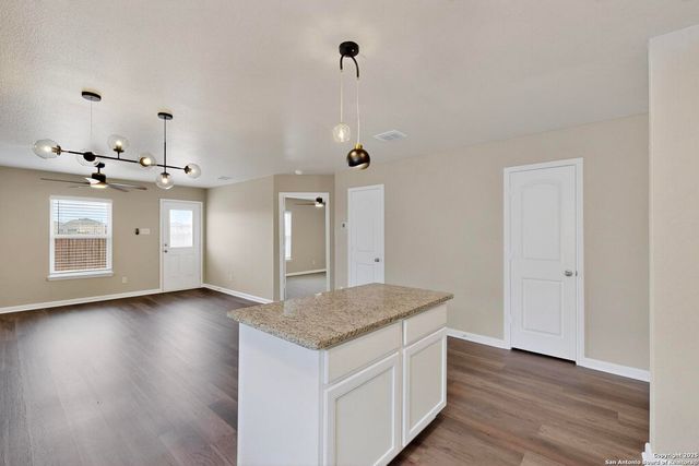 2854 Praline Ferry, Converse, TX 78109