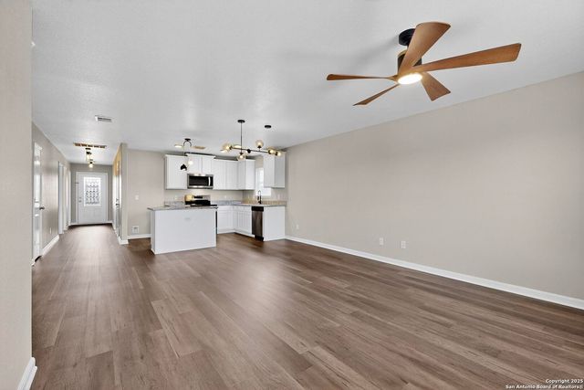 2854 Praline Ferry, Converse, TX 78109