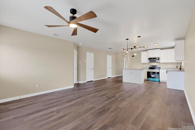 2854 Praline Ferry, Converse, TX 78109