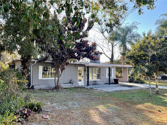 301 AVENUE E, Chuluota, FL 32766