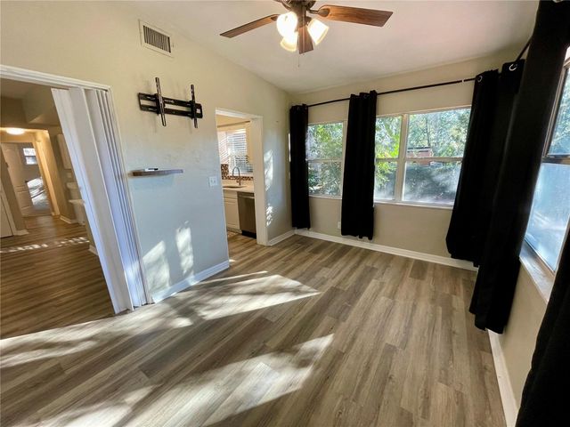 301 AVENUE E, Chuluota, FL 32766