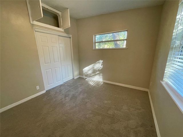 301 AVENUE E, Chuluota, FL 32766