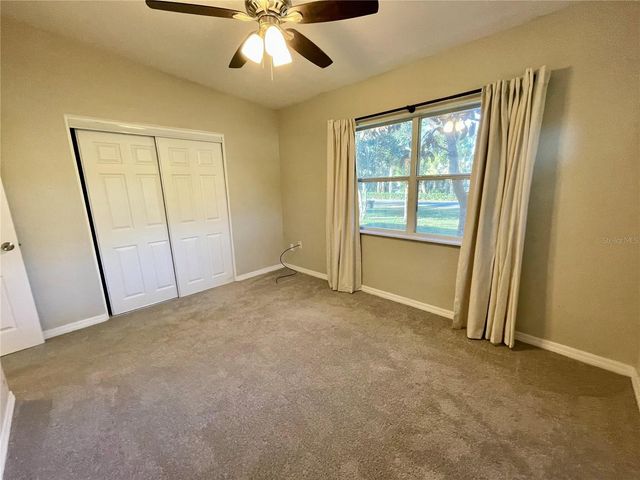 301 AVENUE E, Chuluota, FL 32766