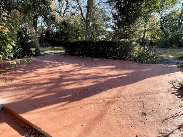 301 AVENUE E, Chuluota, FL 32766