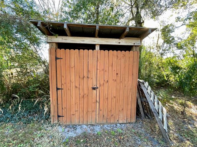 301 AVENUE E, Chuluota, FL 32766