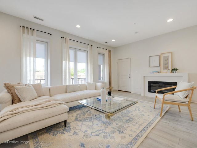 7353 W GRAND Avenue 3E, Elmwood Park, IL 60707