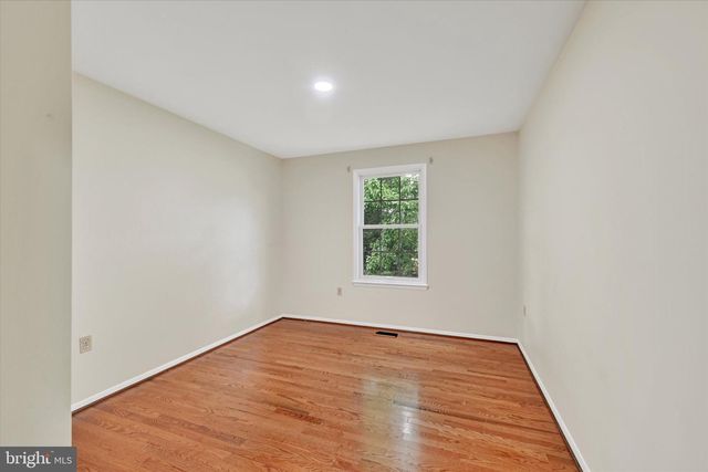 502 THERESA AVE, Essex, MD 21221