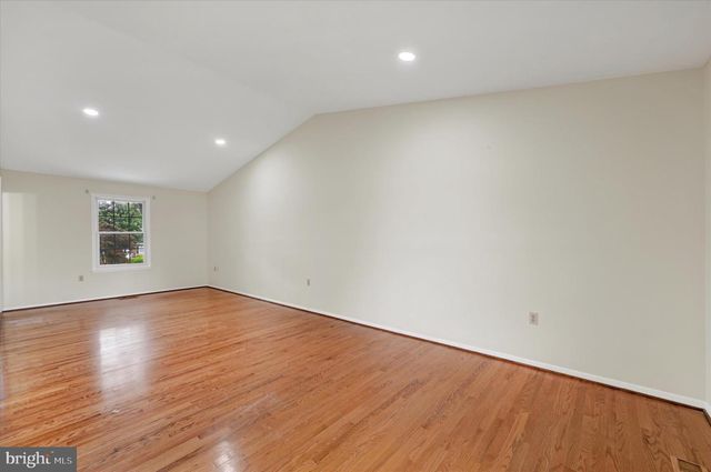 502 THERESA AVE, Essex, MD 21221
