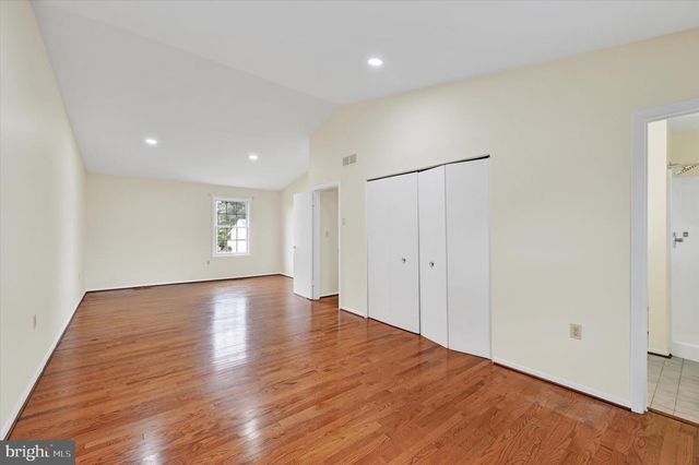 502 THERESA AVE, Essex, MD 21221