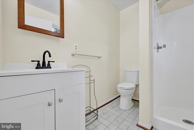 502 THERESA AVE, Essex, MD 21221
