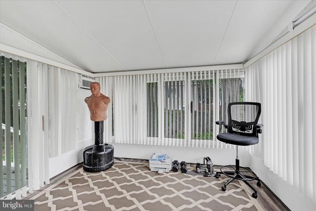 502 THERESA AVE, Essex, MD 21221