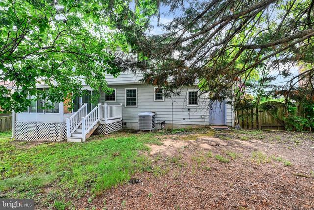 502 THERESA AVE, Essex, MD 21221