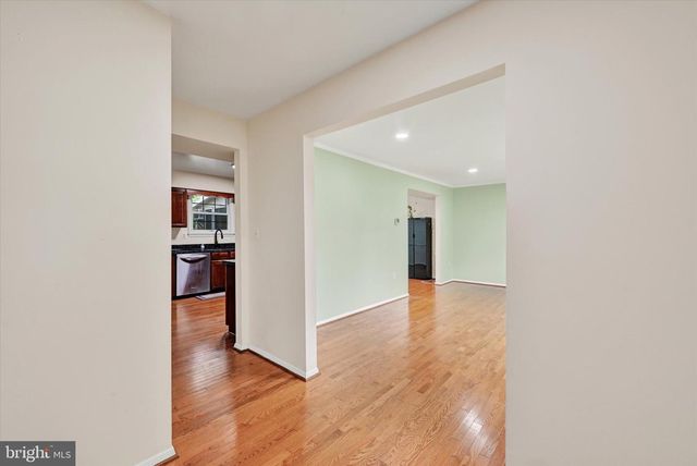 502 THERESA AVE, Essex, MD 21221