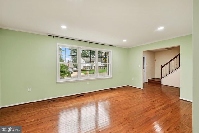 502 THERESA AVE, Essex, MD 21221