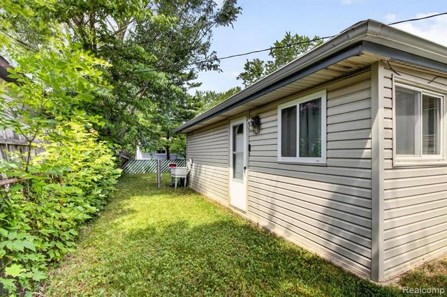 1459 Grove Road, Ypsilanti, MI 48198