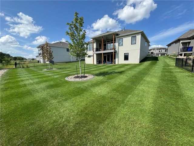 15597 W 168th Place, Olathe, KS 66062