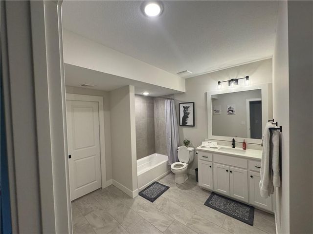 15597 W 168th Place, Olathe, KS 66062