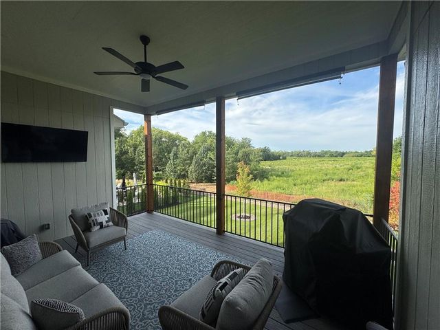 15597 W 168th Place, Olathe, KS 66062