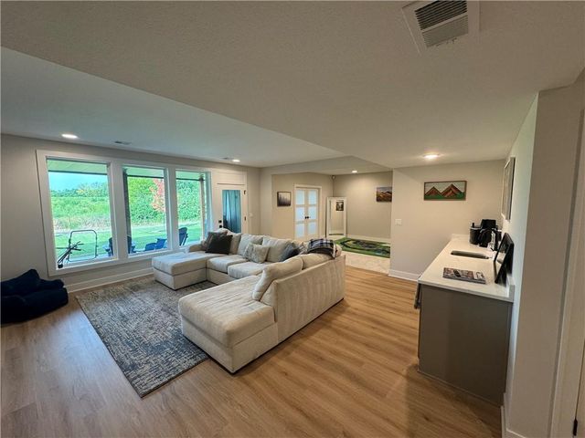 15597 W 168th Place, Olathe, KS 66062