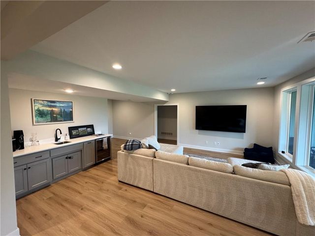 15597 W 168th Place, Olathe, KS 66062