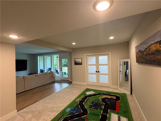 15597 W 168th Place, Olathe, KS 66062