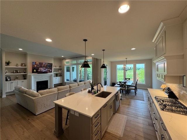15597 W 168th Place, Olathe, KS 66062