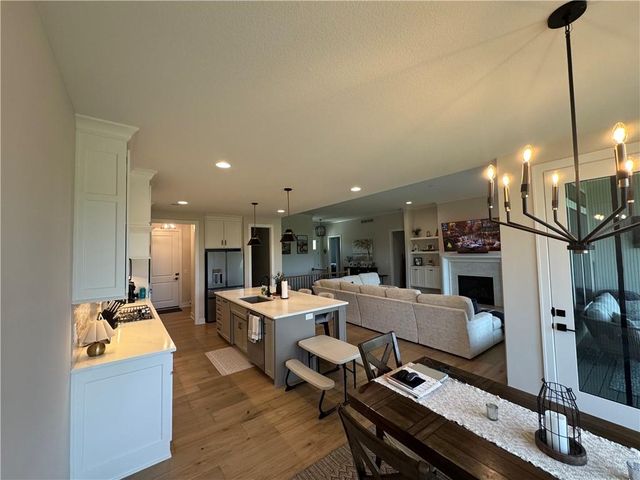 15597 W 168th Place, Olathe, KS 66062