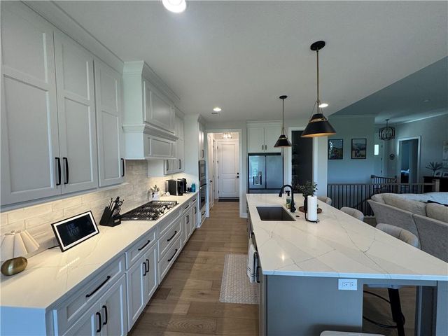 15597 W 168th Place, Olathe, KS 66062