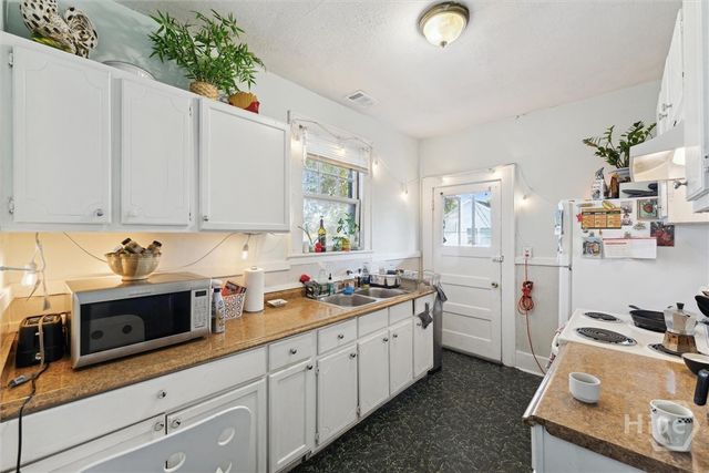522 E 38th Street B, Savannah, GA 31401