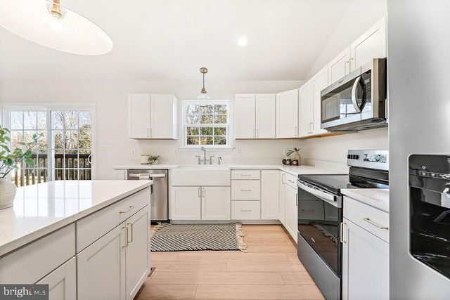 206 SECLUSION SHORES DR, Mineral, VA 23117