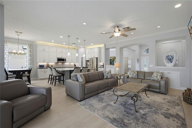 330 ENGLISH LAKE DRIVE, Winter Garden, FL 34787