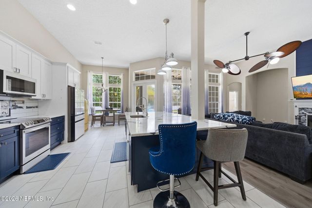 7907 DAWSONS CREEK Drive, Jacksonville, FL 32222