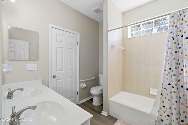 7907 DAWSONS CREEK Drive, Jacksonville, FL 32222