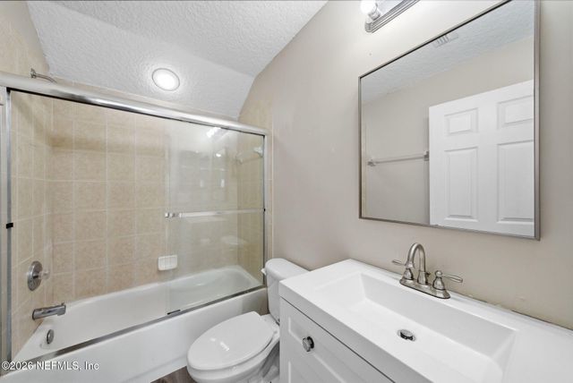 7907 DAWSONS CREEK Drive, Jacksonville, FL 32222