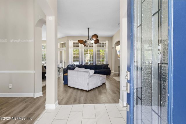 7907 DAWSONS CREEK Drive, Jacksonville, FL 32222