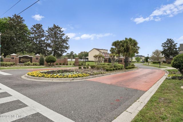 7907 DAWSONS CREEK Drive, Jacksonville, FL 32222