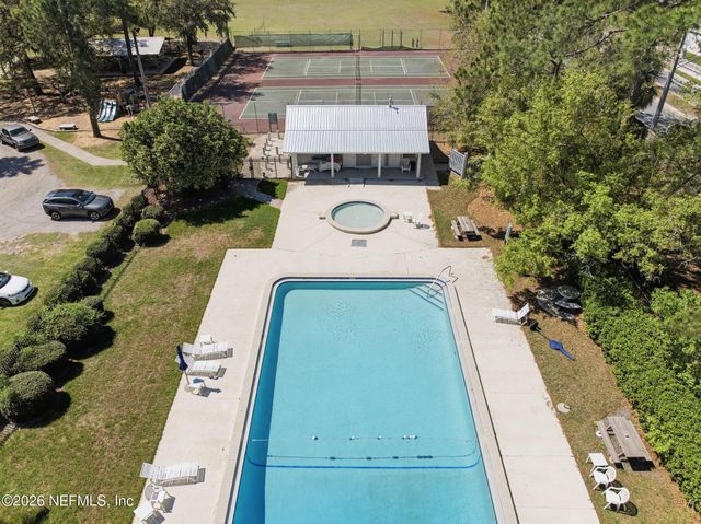 7907 DAWSONS CREEK Drive, Jacksonville, FL 32222