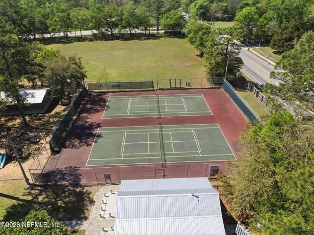 7907 DAWSONS CREEK Drive, Jacksonville, FL 32222